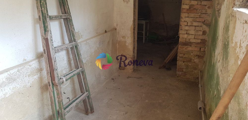 Къща в Варна, област-с.Орешак площ 240 цена 200000