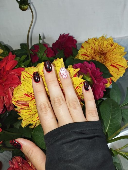 Требуется модели на ноготочки