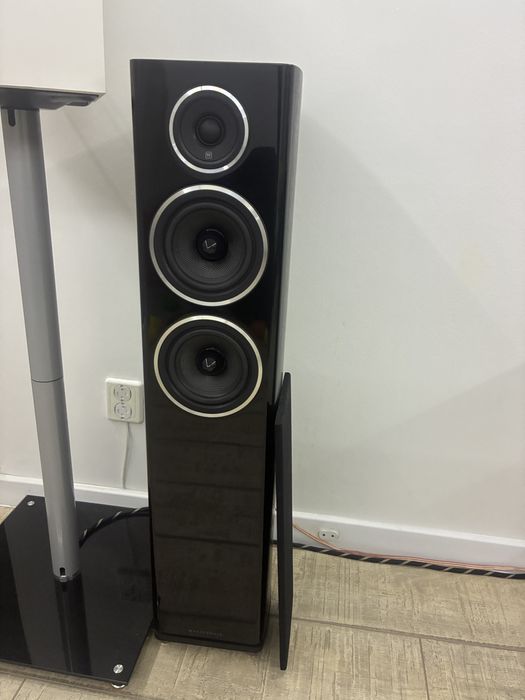 Boxe Wharfedale Diamond 11.3+amplificator cambridge  azur640A V2