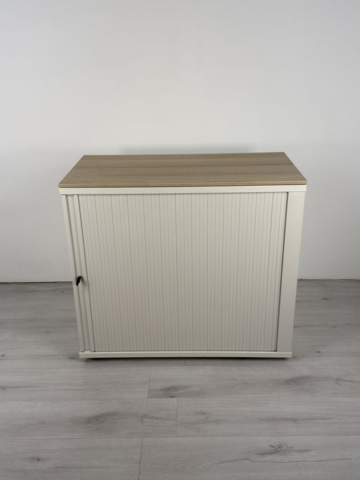 Офисен шкаф етажарка за папки и други нужди с ролетна щора обзавеждане