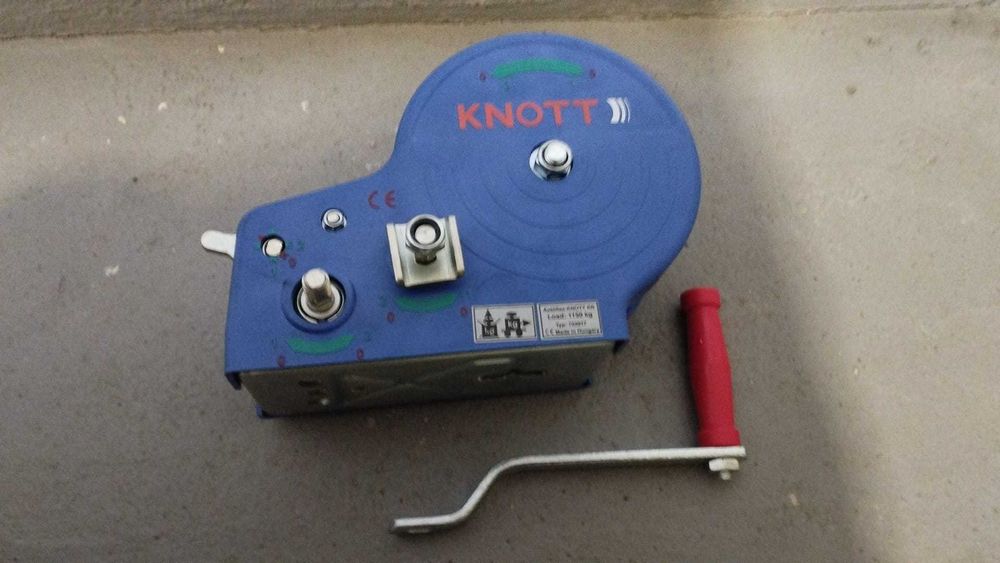 Troliu KNOTT pentru platforme auto