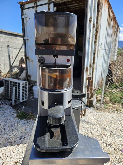 Кафемашина и кафемелечки