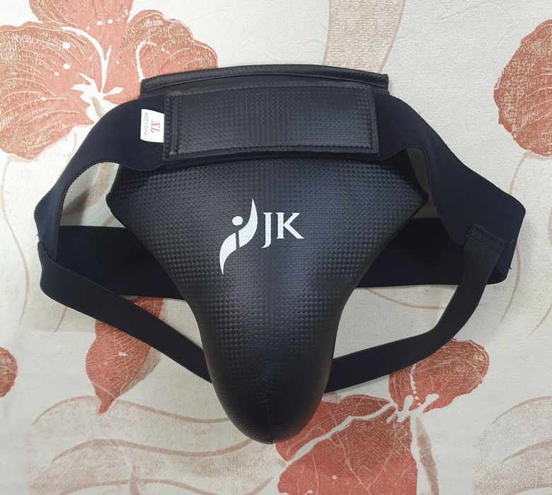 Комплект - кикбокс бандаж(протектор), и фитнес ръкавици