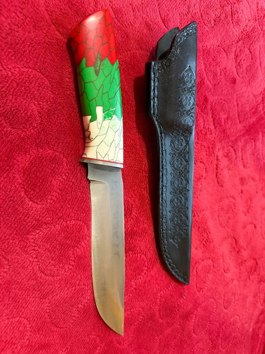 Нож от стомана Магнакът!