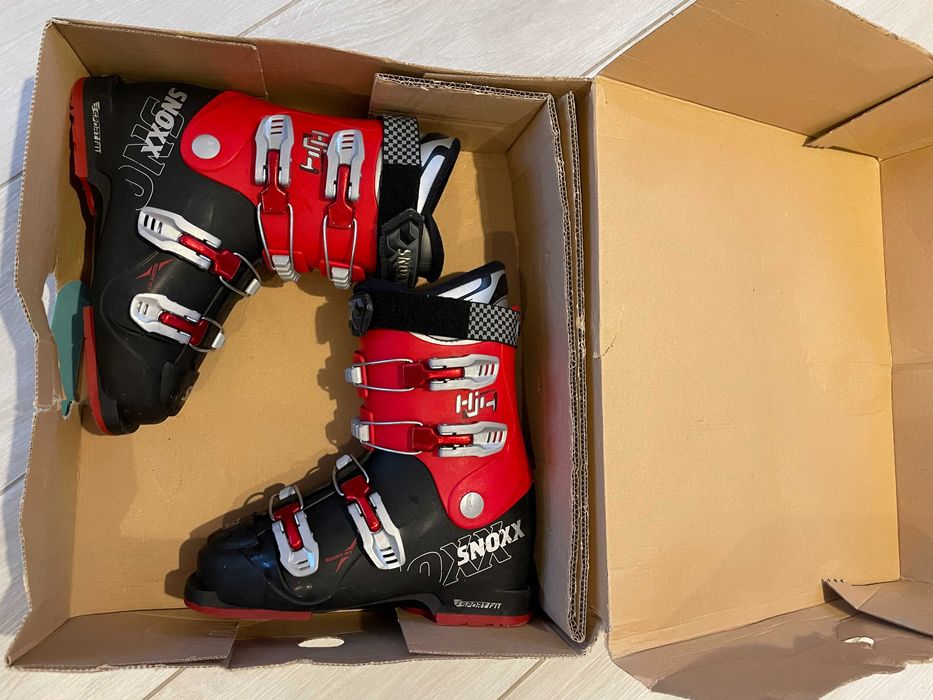 Set complet Schiuri 120 cm, bete, clapari 235 (36-37), casca copii XS