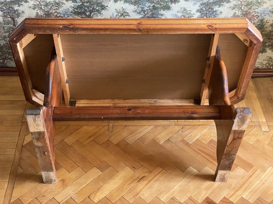 Журнальный столик