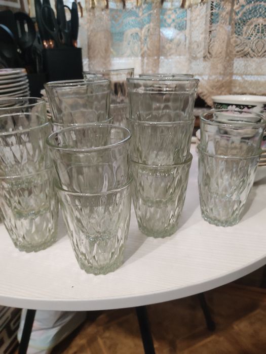 Посуда разная тарелки стаканы