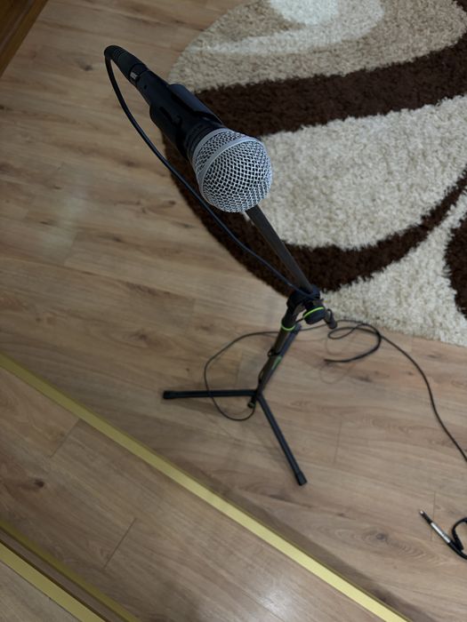 Microfon profesional  Shure PGA48+ stativ profesional Gravity