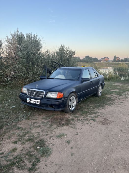 Мерс с180 W202 машина в норме