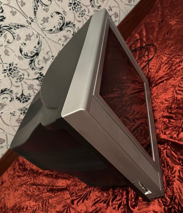 Готовый комплект: Японский ТВ Hitachi + 2 DVD плеера + пульты