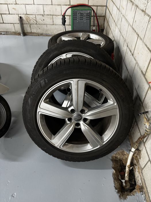 jante audi Q7 Q8 e tron - cauciucuri iarna - 255 50 20