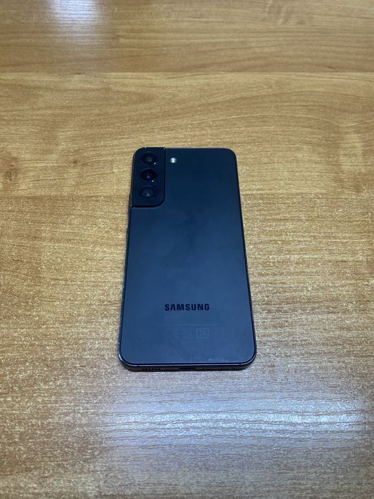 Samsung Galaxy s22 5G (8/128 Gb)