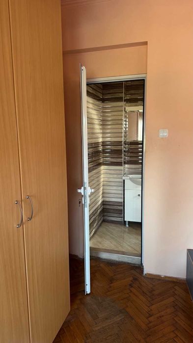 Дава се под наем Тристаен апартамент в София, Център - 110 кв.м за 700 € - Снимка #9