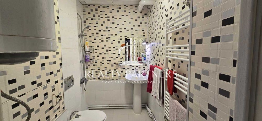 Продава се Тристаен апартамент в Радомир - 85 кв.м за 906 €/кв.м - Снимка #9