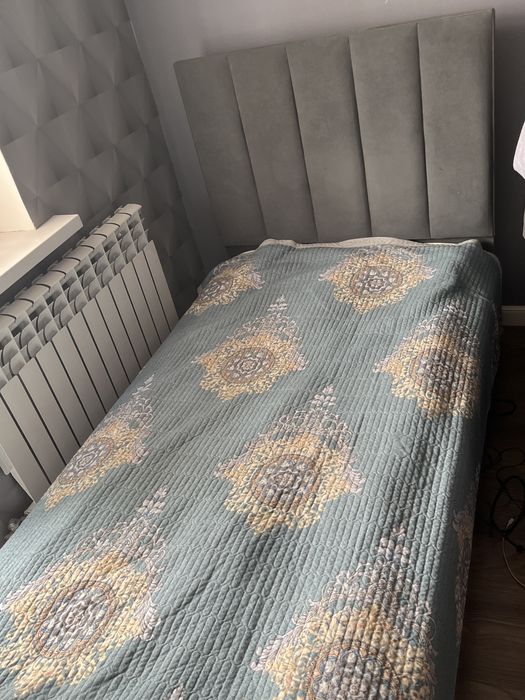 Продам две кровати с матрасоми