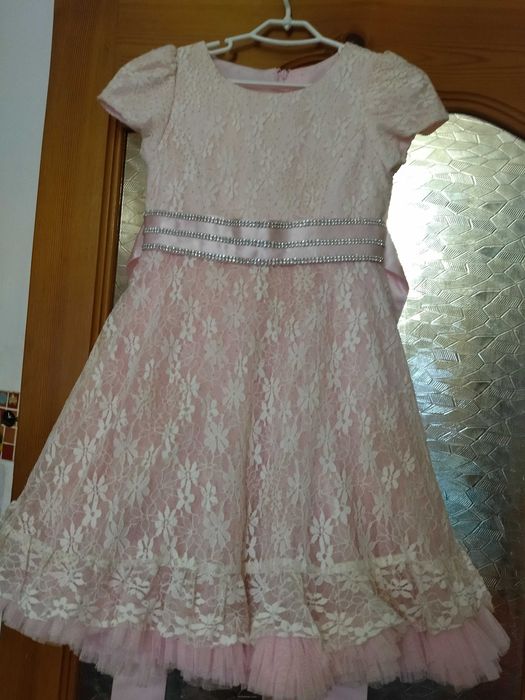 Платья шикарные 5-6 лет