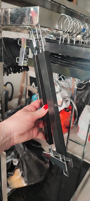 Дървени закачалки -щипки