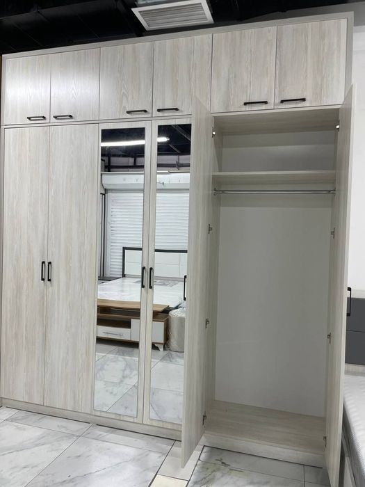 Большой Распашной шкаф от Comfort Mebel