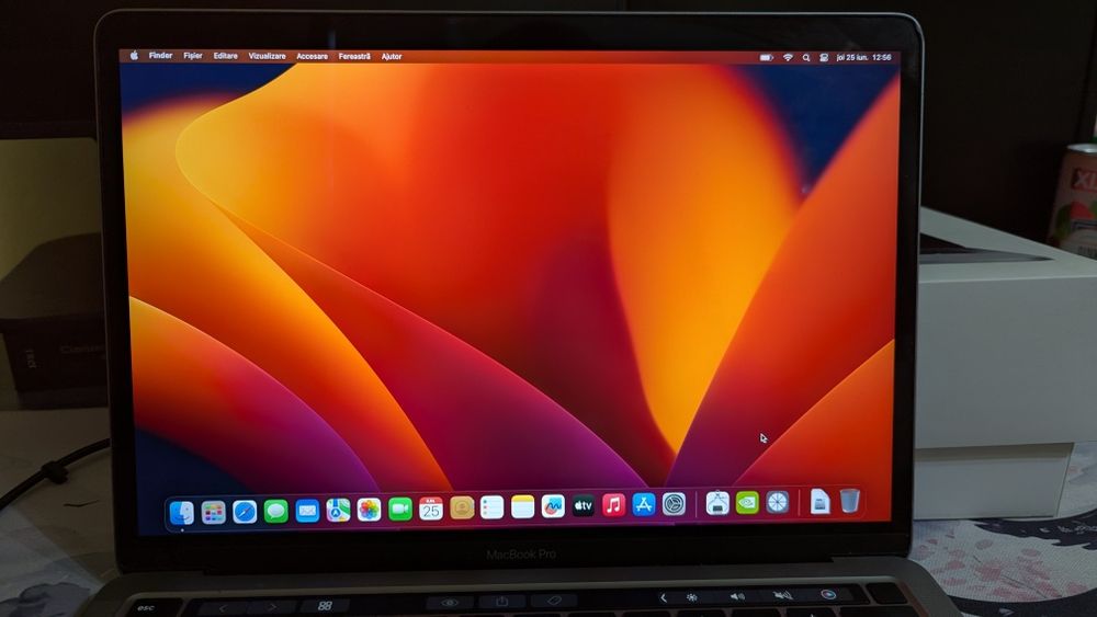 Macbook pro m1 full box