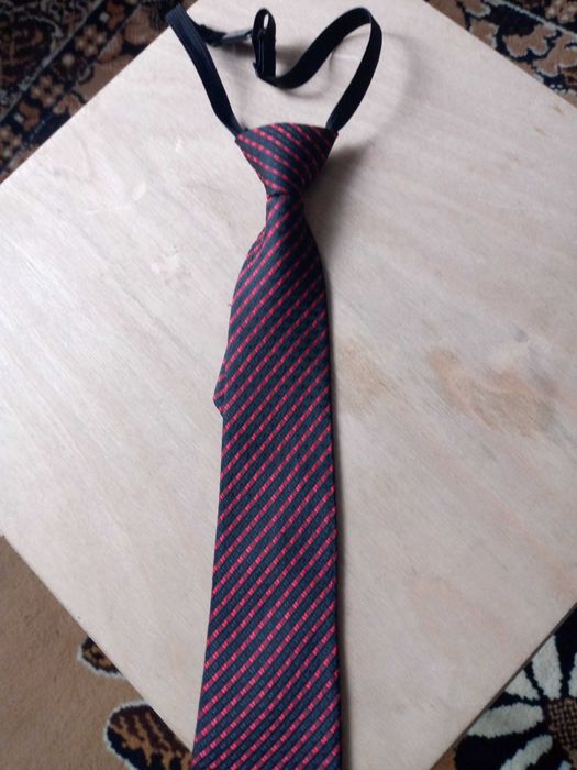 Продам галстуки для мальчика.