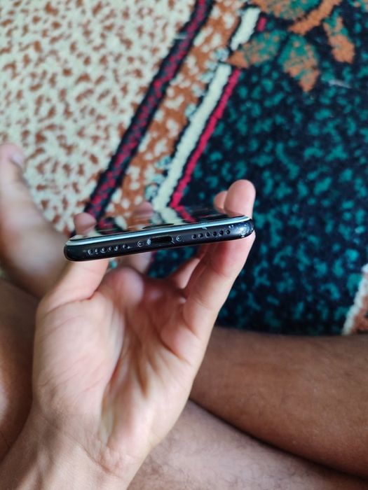 Iphone 7 idel hamma joyi ishledi yomkost 100 atp ishledi xotira 32