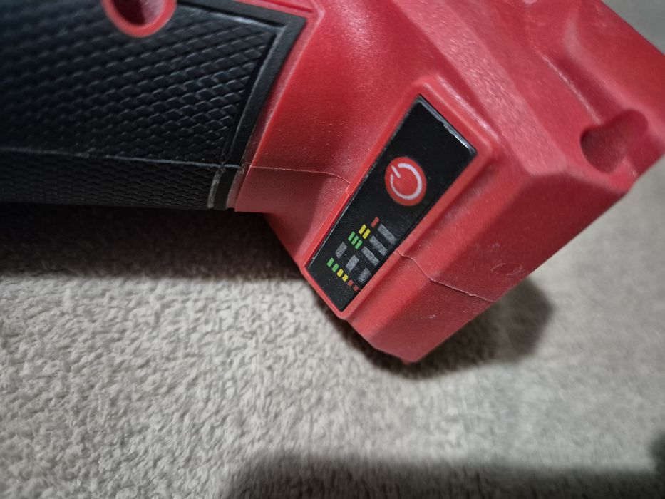 Milwaukee 125mm акумулаторен шлайф