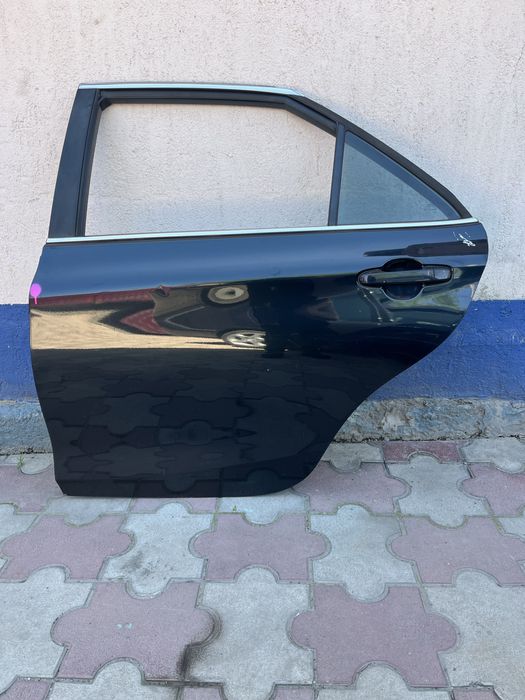 Тойота камри 50-55 двери дверь есик