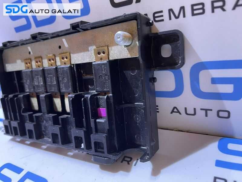 Panou Tablou Sigurante Relee Acumulator Baterie BMW Seria 1 E81 E87 2004 - 2011 Cod 10688710 [D0740]