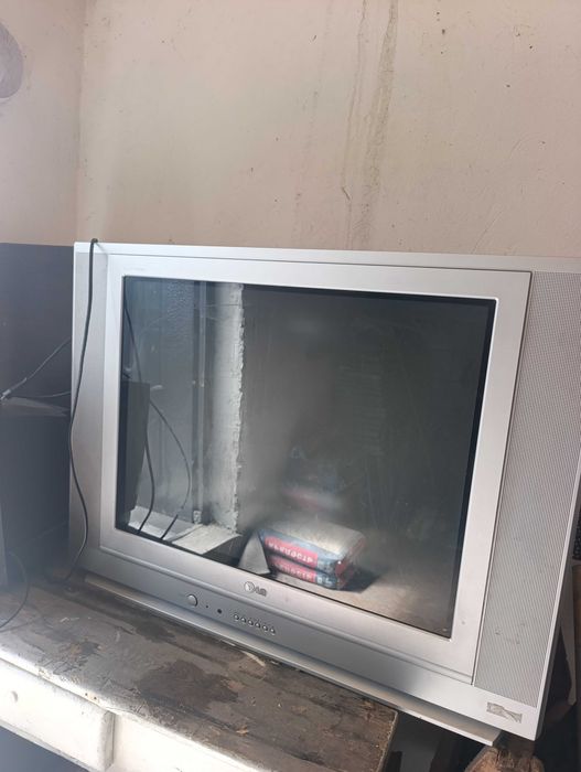 Продам телевизор 5000