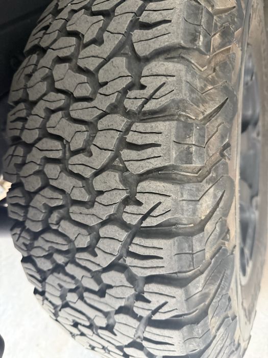 BFGoodrich All-Terrain KO2, размер 285/70/17. ДОТ 4920, карани около 40 000 км