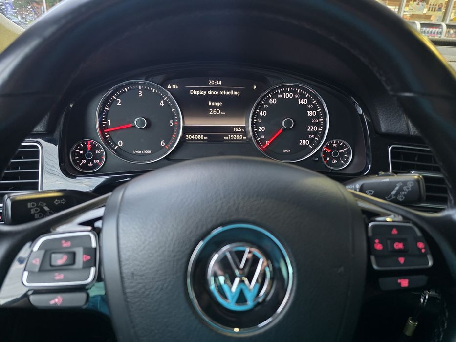 VOLKSWAGEN Touareg 2012 — imagine 5
