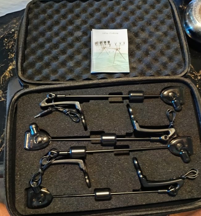 Риболовни сигнализатори 4 броя и Обтегачи комплект PC-7 LED 4 броя