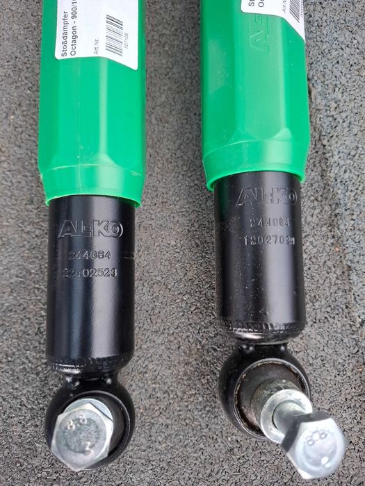 Vând 2 amortizoare AL-KO. Prețul este pe bucată.