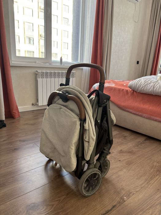 Продам коляску Joe