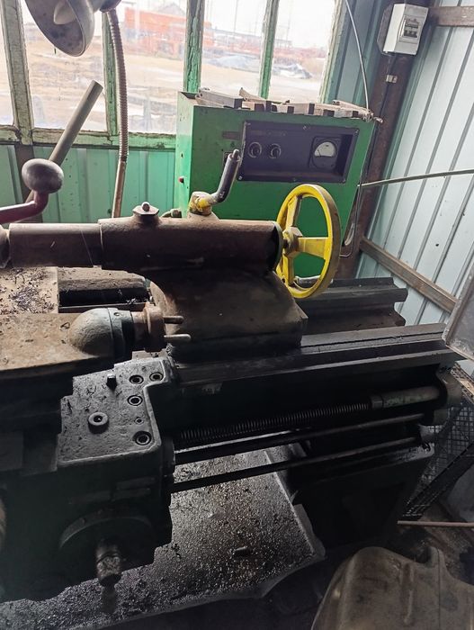 Токарный станок 1Б61А