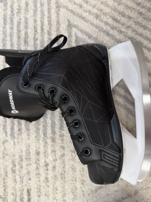 Продам коньки для мальчика