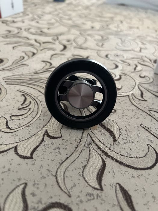 Vand suport metalic pentru telefon