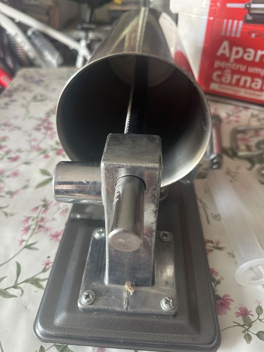 Aparat de facut carnati