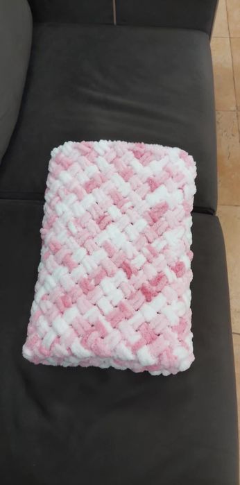 Бебешко одеало от мека прежда – ръчна изработка