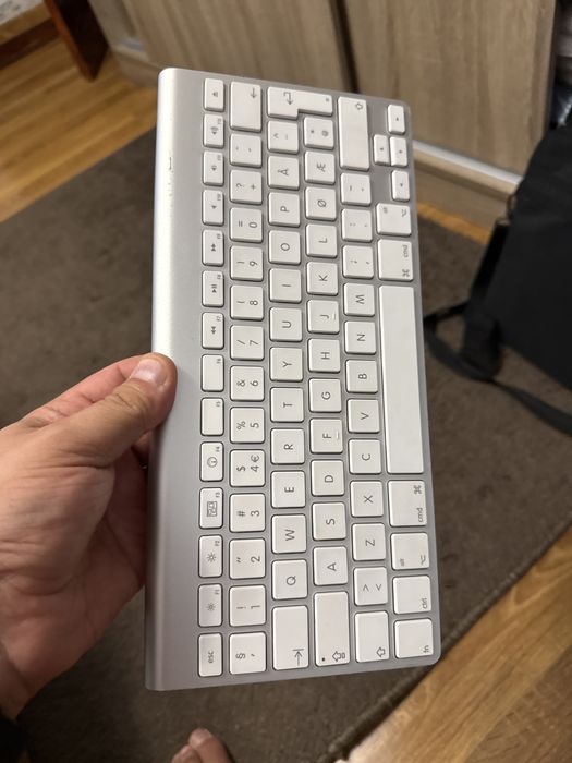 Tastatura Apple Magic A1314 , conexiune bluetooth