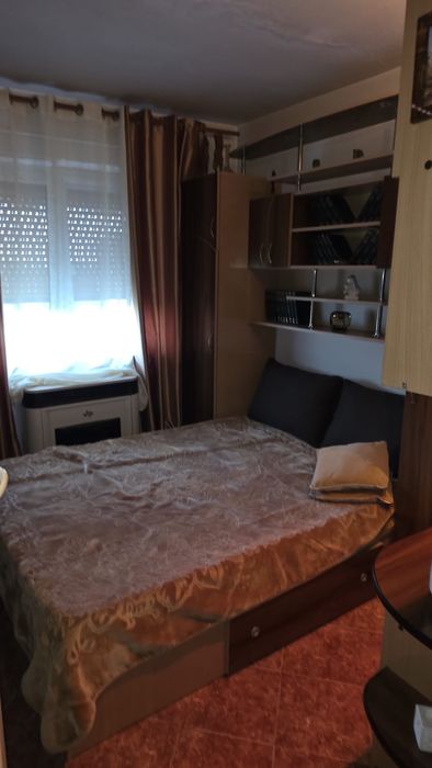 Vând două camere