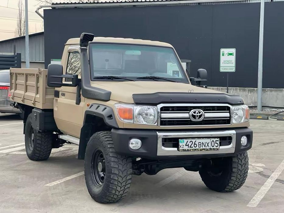 Тойота Ландкрузер 79
