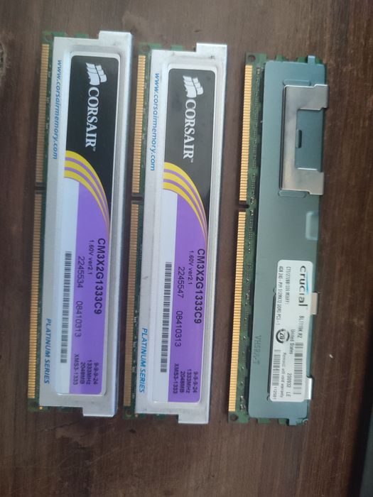 Kit Memorii Ram PC 8gb ddr3 PC3 1333mhz - Corsair + Crucial - 1,5v