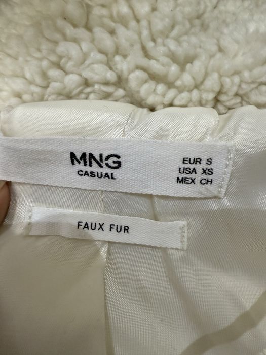 Уникално топло палтенце на Манго