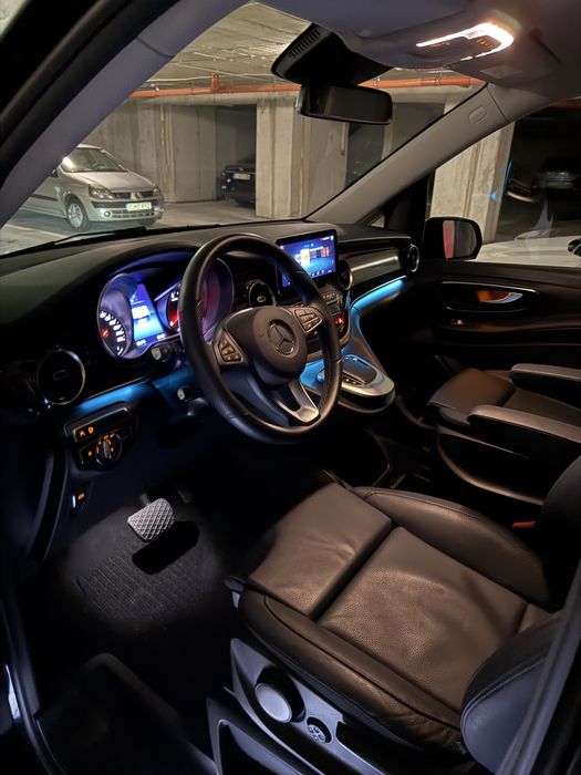 Rent a car - inchirieri microbuz Mercedes V class V300,Van/duba
