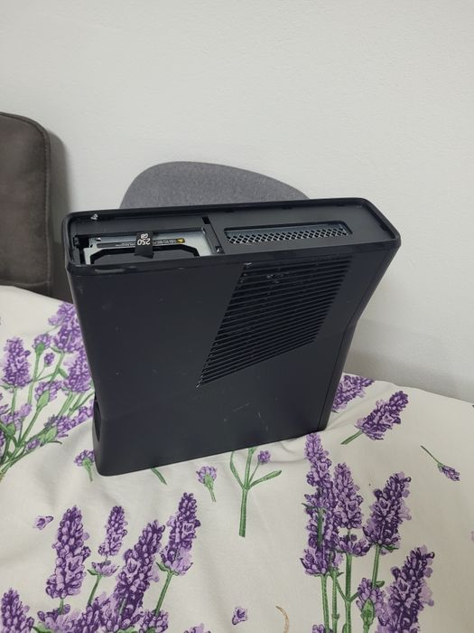 Xbox 360 S Console  funcțional asigur  probă