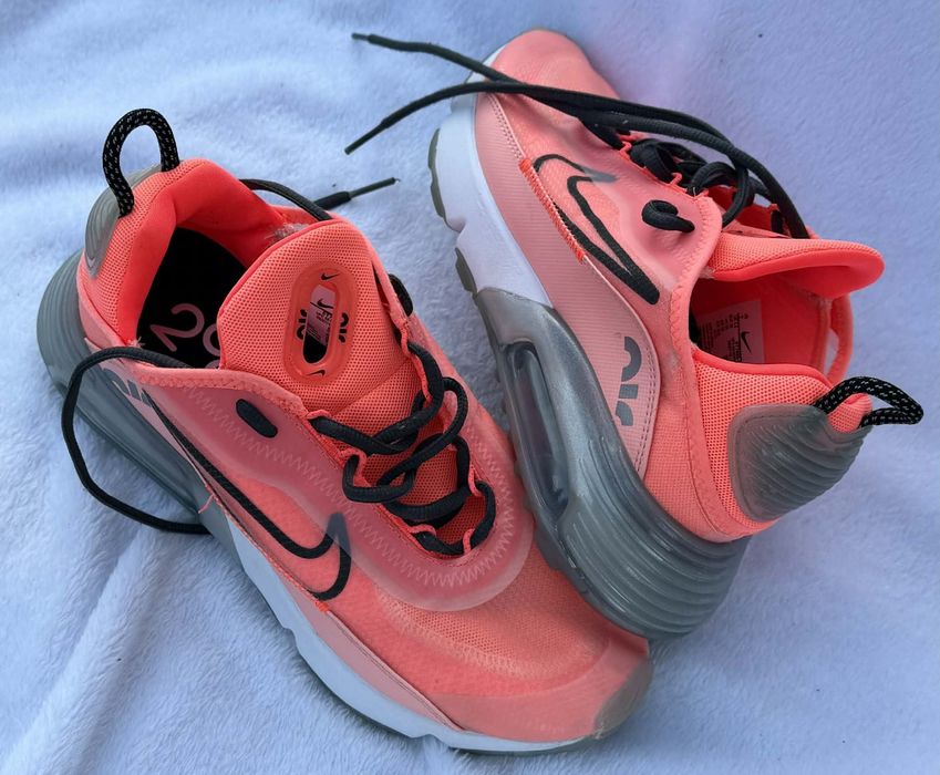 Nike Air Max 2090  Lava Glow Розови 38.5 момер