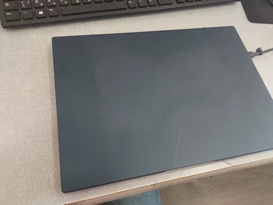 ASUS ZenBook OLED (Q409ZA)| i5 12th | 8 (DDR5) RAM | 256 nvme