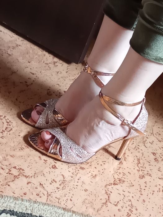 Sandale noi, aurii, mărimea 37