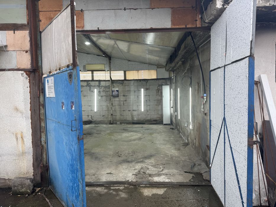 Дава се под наем Склад в София, НПЗ Изток - 35 кв.м за 178.5 € - Снимка #1